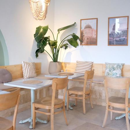 Meshk Airport Hotel Arnavutkoy Bagian luar foto