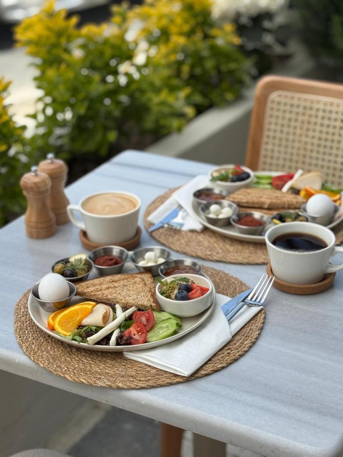 Meshk Airport Hotel Arnavutkoy Bagian luar foto
